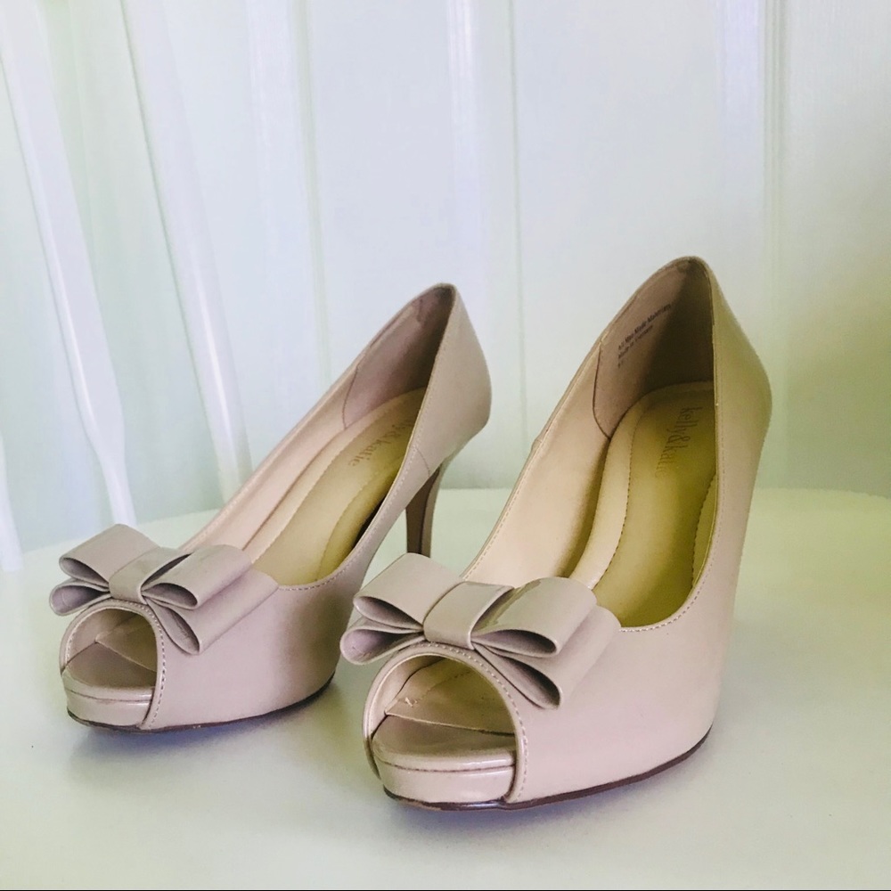 Cute patent nude heels!